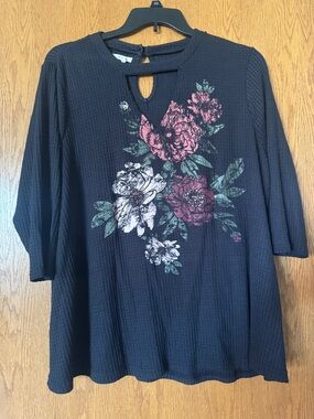 Maurices Black Floral Keyhole Tunic